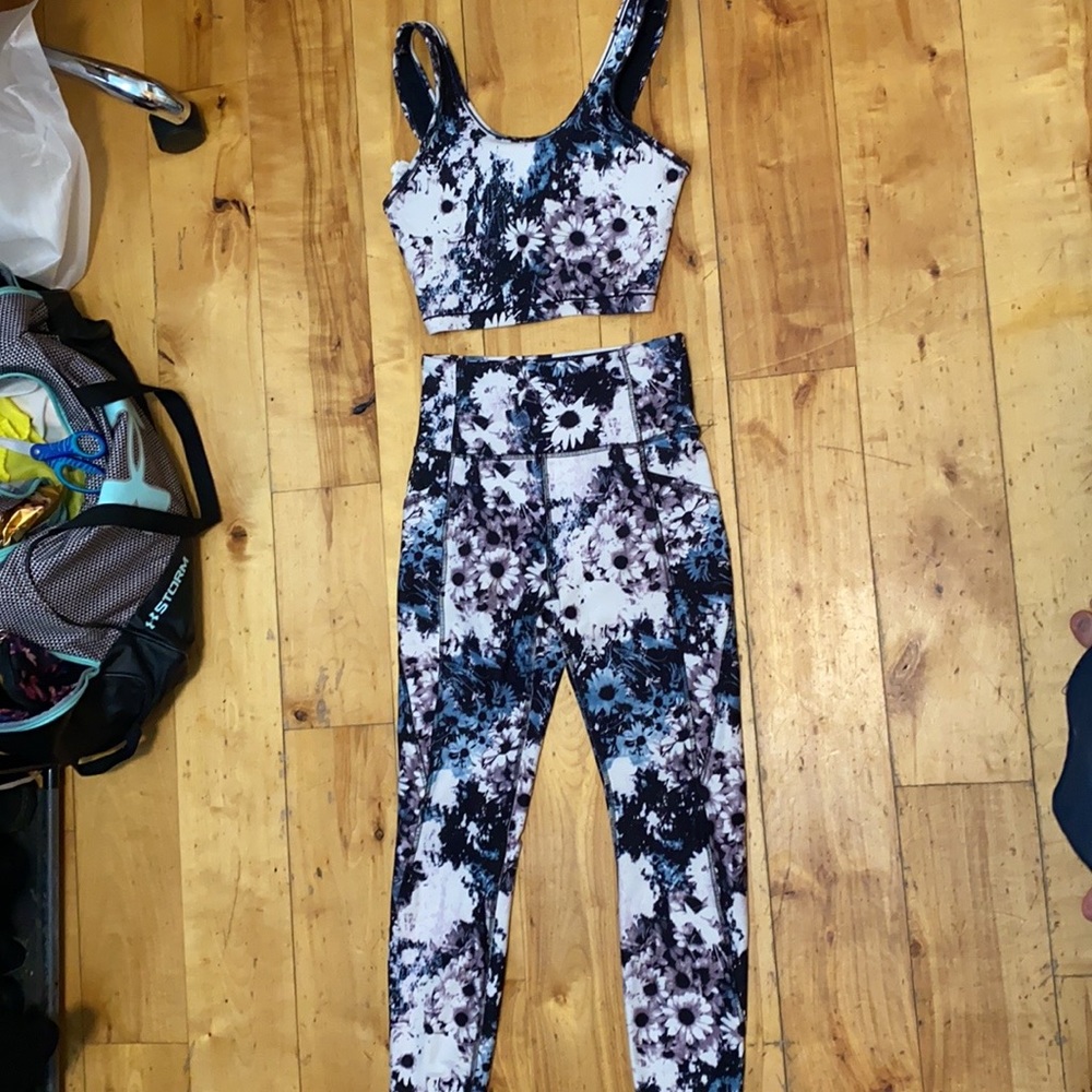 marika floral two piece active set